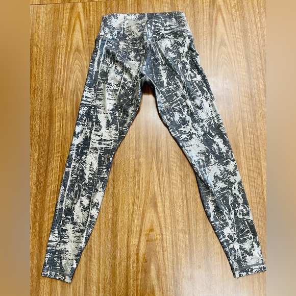 Lululemon pants - Picture 4 of 4